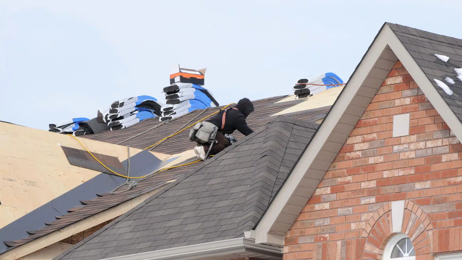 Metal vs Shingle Roof Replacement in Ellenton